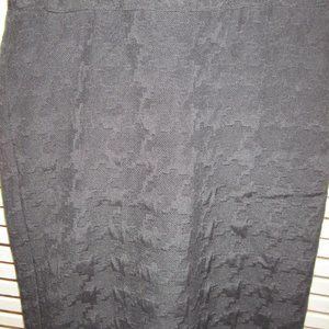 GREAT SHAPE   MORONA BLACK STRAIGHT SKIRT PATTERN SZ 4